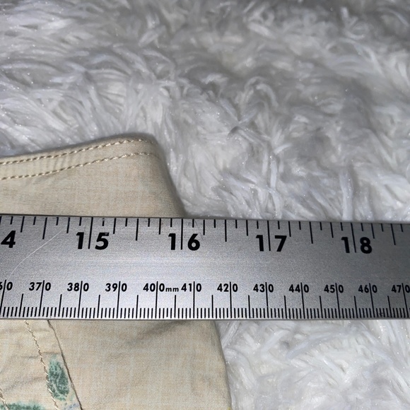 Chico cargo style capri lemon pattern with roll up option - Picture 10 of 11